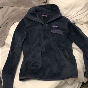 Patagonia blue pocket fleece